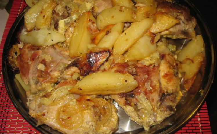 Жареная курица с грибами и картофелем