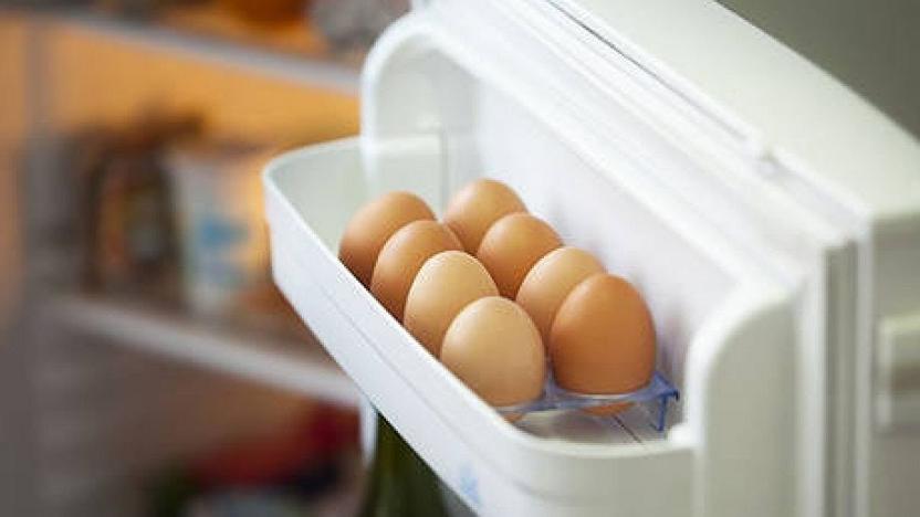 Можно ли хранить яйца в дверце холодильника