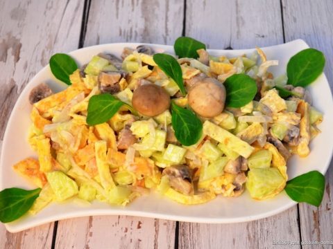 Салат с блинчиками из яиц "Гости на пороге"
