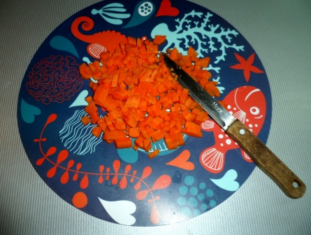 Режем морковку