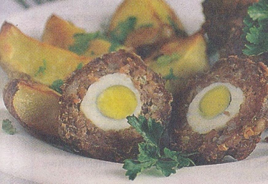 Котлеты с перепелиными яйцами и картофелем