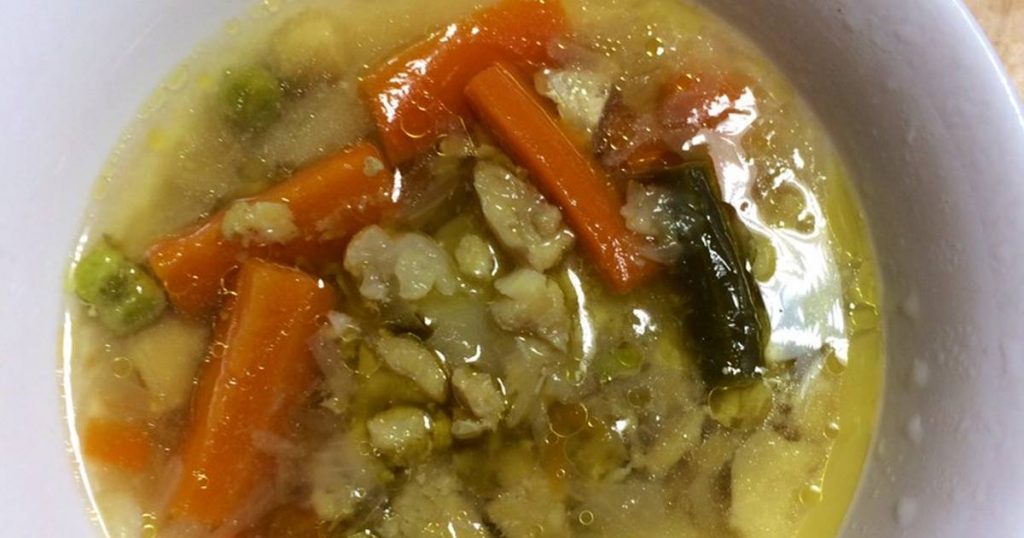 Рыбный суп с тилапией и овощами для ребенка