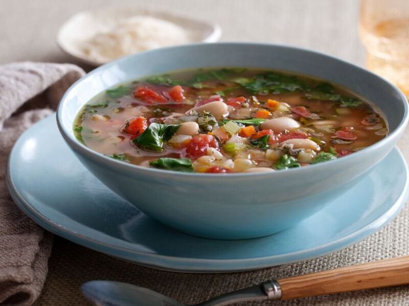 Постный суп овощной суп с фасолью и цветной капустой