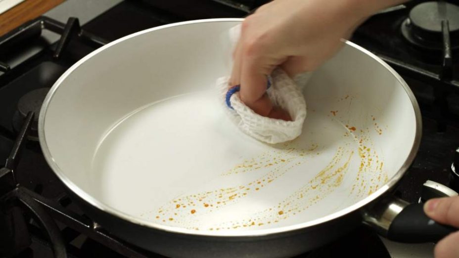 Как отмыть керамическую сковороду