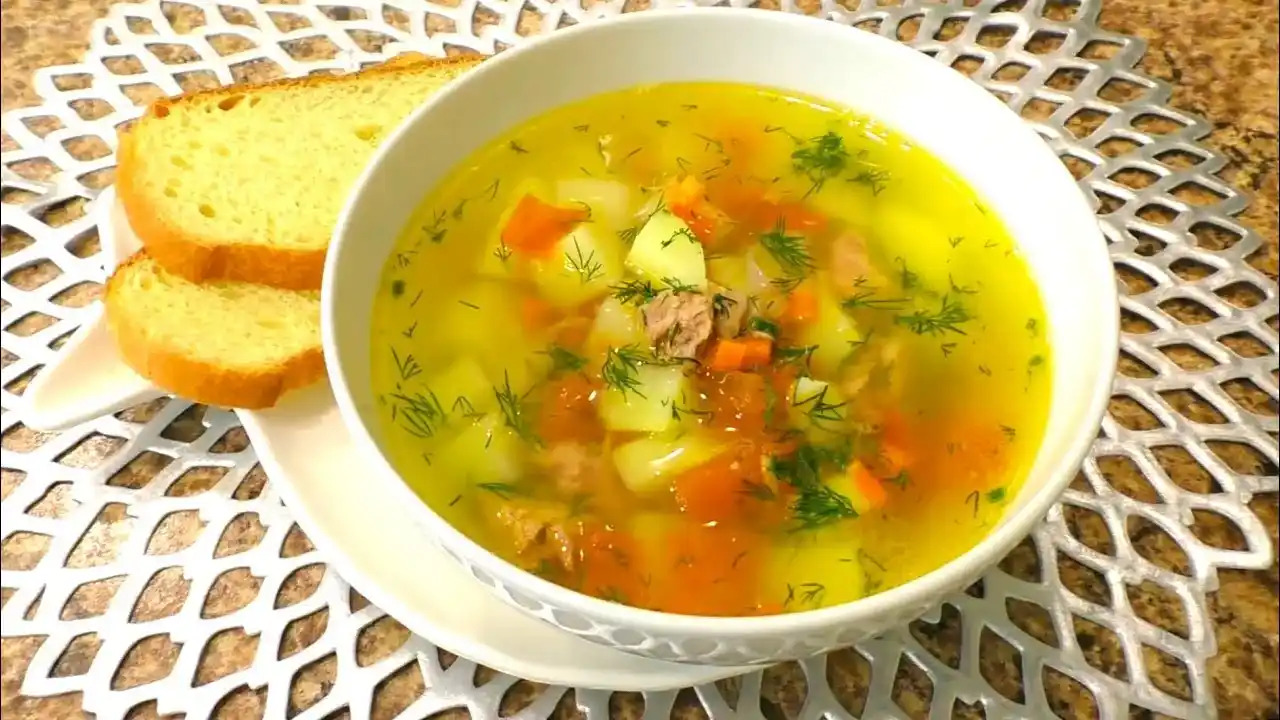 Как приготовить рыбный суп из консервы?